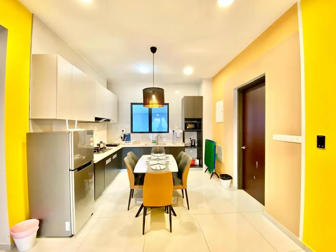 Amberside Danga Bay Sea View 3R3B 10Pax Daire Johor Bahru