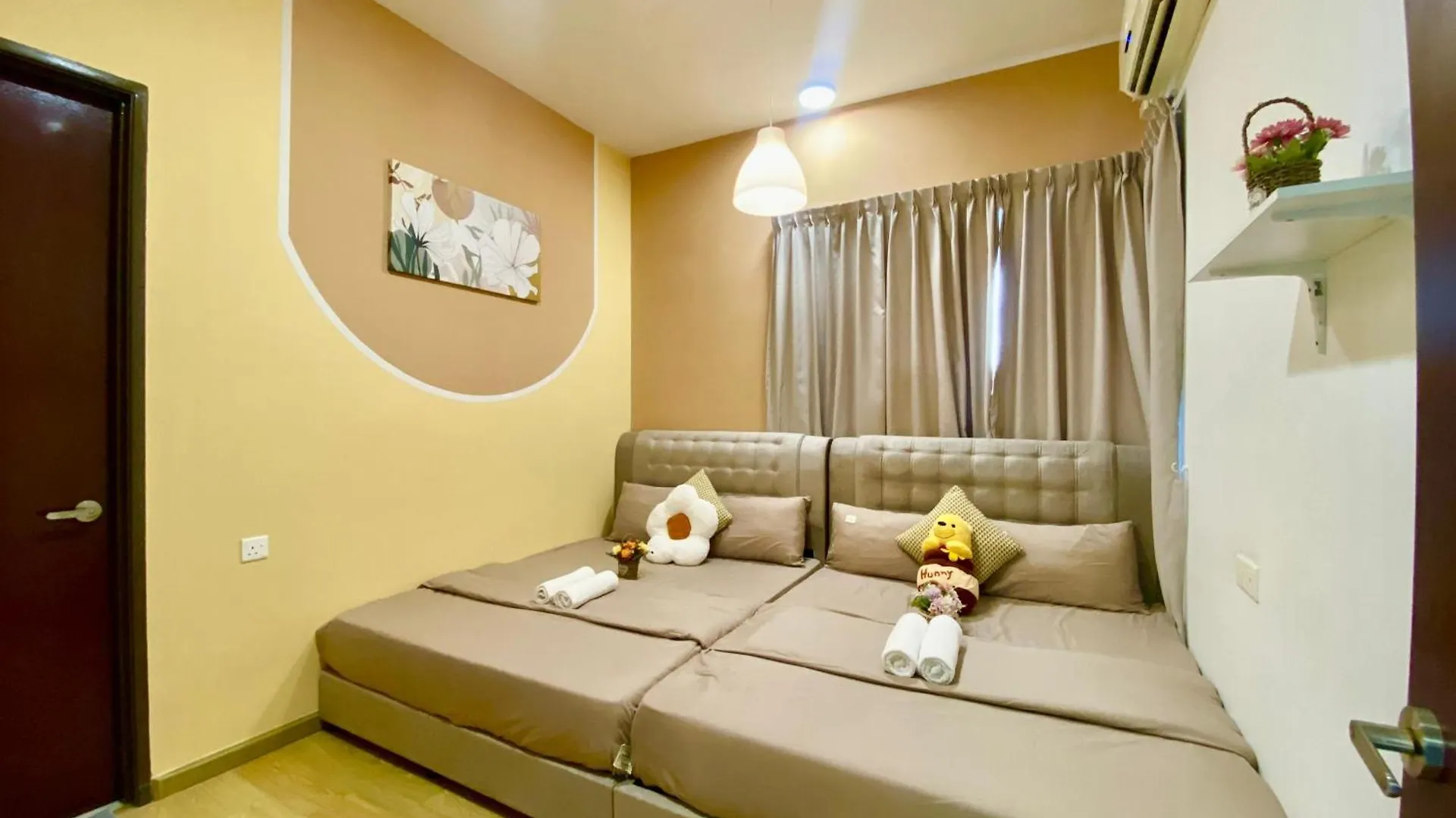 Amberside Danga Bay Sea View 3R3B 10Pax Daire Johor Bahru