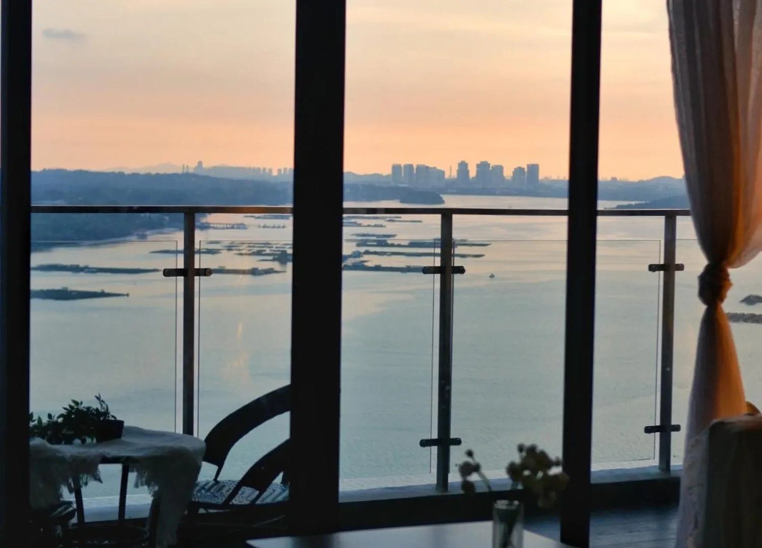Amberside Danga Bay Sea View 3R3B 10Pax Apartment Johor Bahru