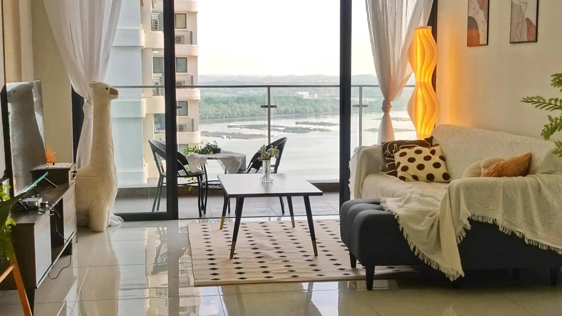 Amberside Danga Bay Sea View 3R3B 10Pax Apartment Johor Bahru