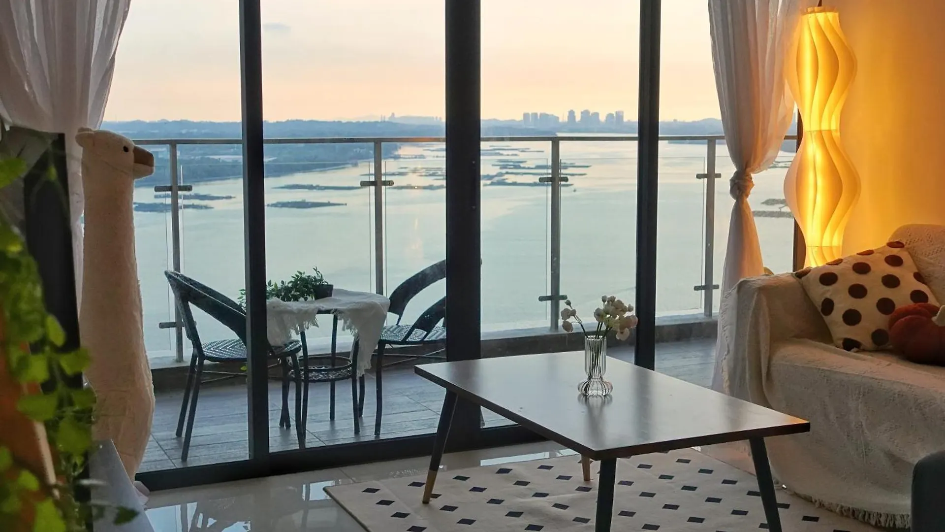 Amberside Danga Bay Sea View 3R3B 10Pax Apartment Johor Bahru